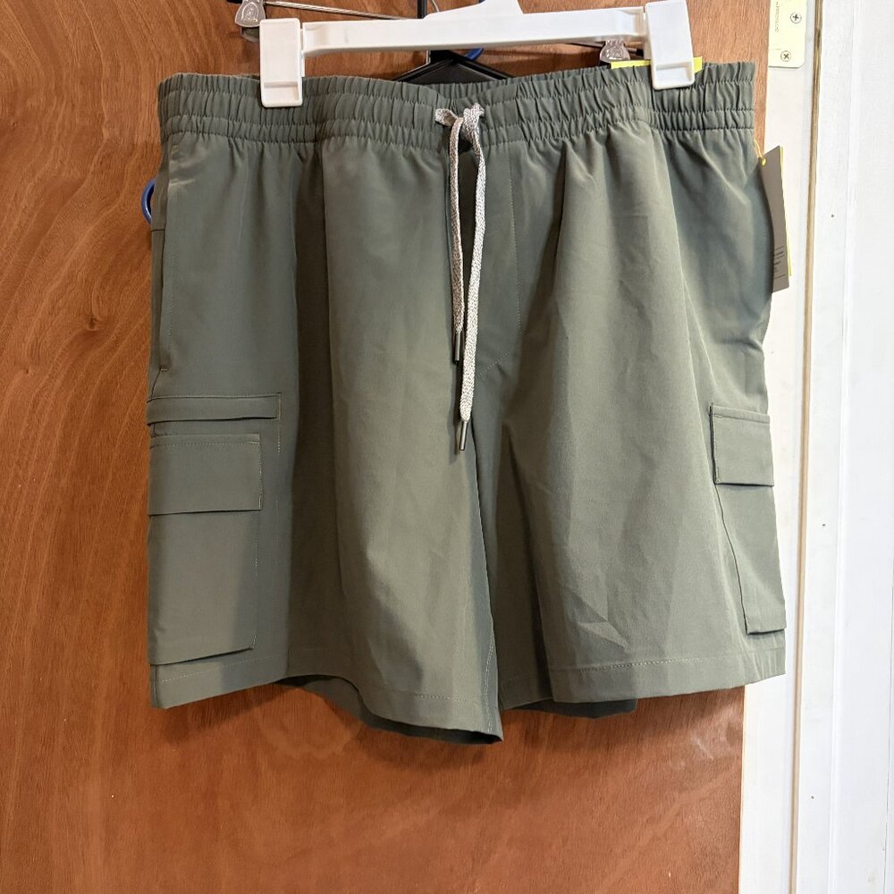 Women size L Green Shorts by All in Motion 7" inseam NWT